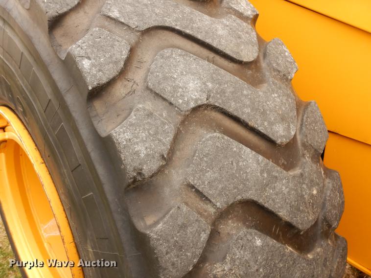 image for item DF6585 2011 John Deere 644K wheel loader