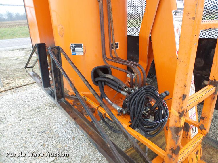 image for item DF7178 2002 IMT 16000S2J194546 truck crane bed