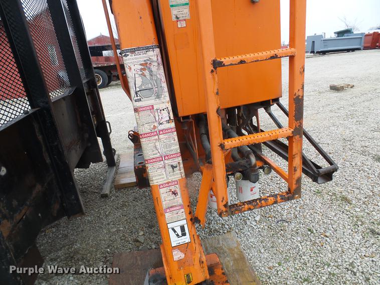 image for item DF7178 2002 IMT 16000S2J194546 truck crane bed