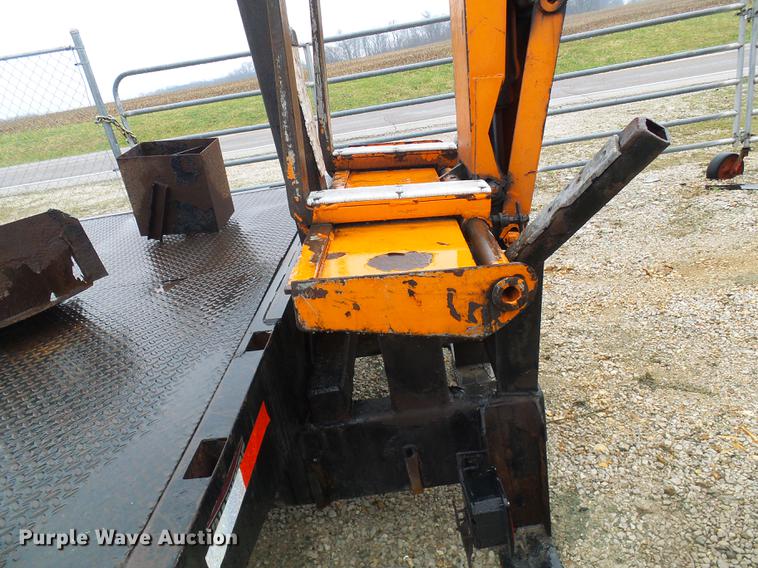 image for item DF7178 2002 IMT 16000S2J194546 truck crane bed