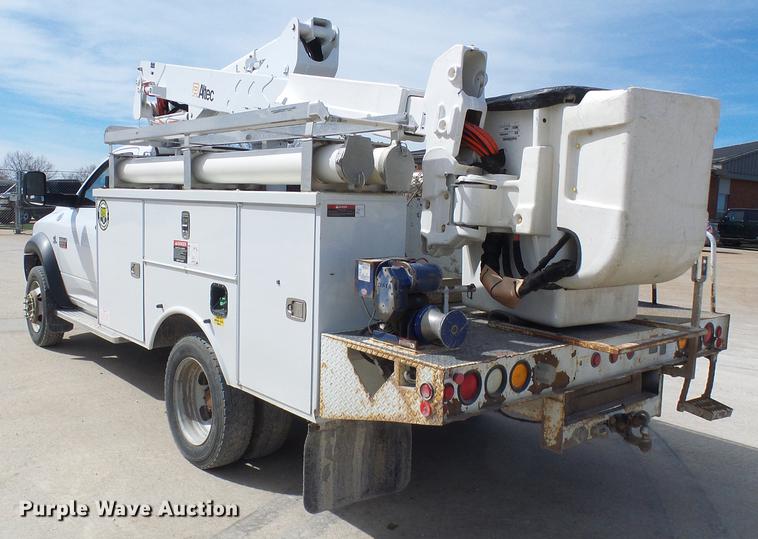 image for item DF7182 2011 Dodge Ram 5500 bucket truck
