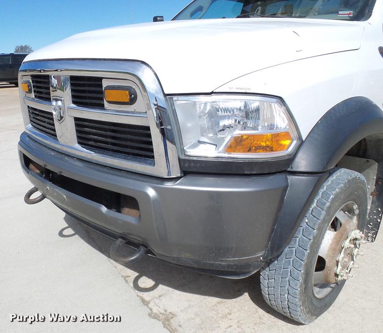 image for item DF7182 2011 Dodge Ram 5500 bucket truck