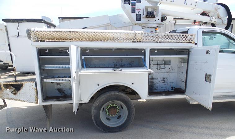 image for item DF7182 2011 Dodge Ram 5500 bucket truck