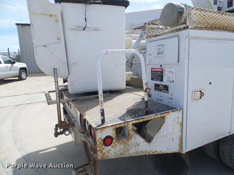 image for item DF7182 2011 Dodge Ram 5500 bucket truck