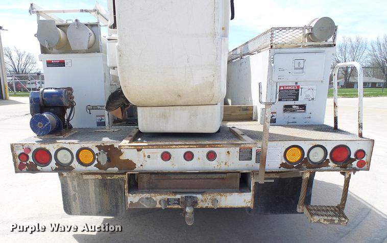 image for item DF7182 2011 Dodge Ram 5500 bucket truck