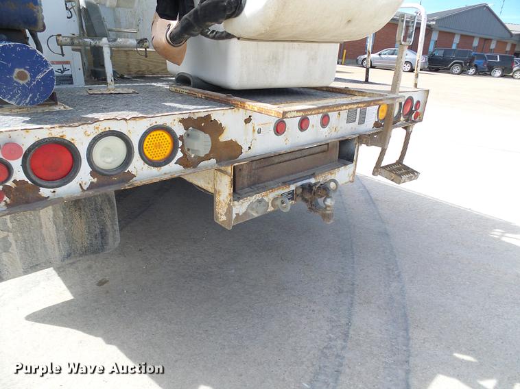 image for item DF7182 2011 Dodge Ram 5500 bucket truck