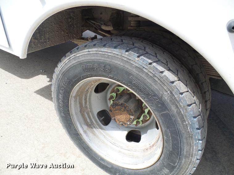 image for item DF7182 2011 Dodge Ram 5500 bucket truck