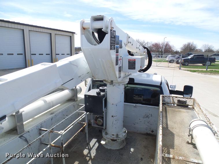 image for item DF7182 2011 Dodge Ram 5500 bucket truck