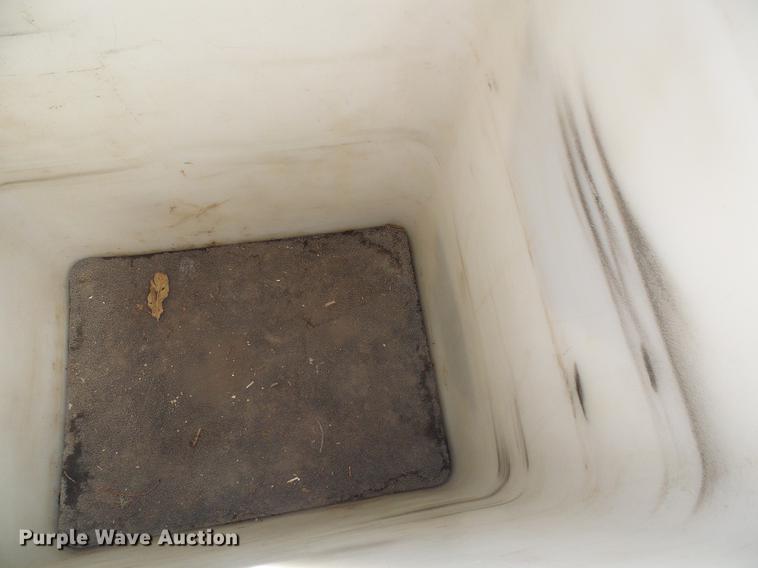 image for item DF7182 2011 Dodge Ram 5500 bucket truck