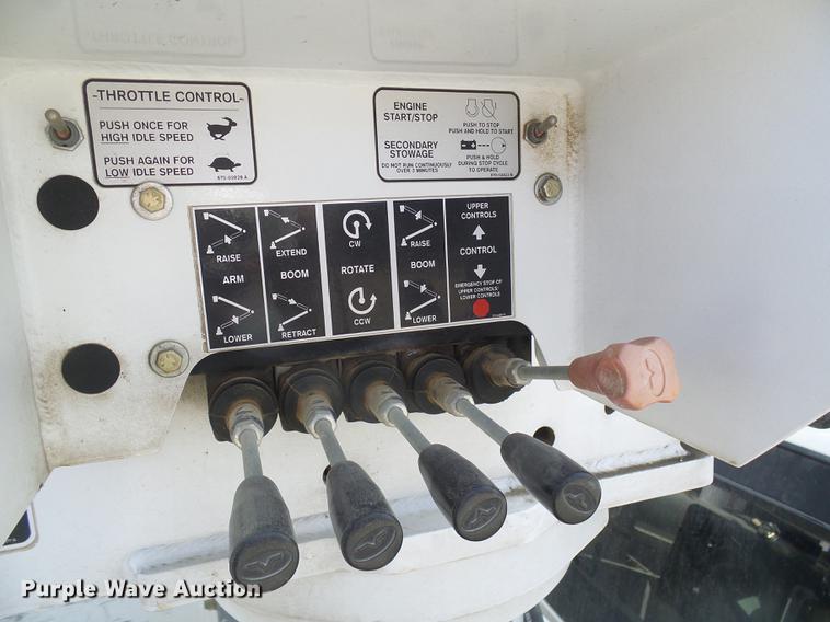 image for item DF7182 2011 Dodge Ram 5500 bucket truck