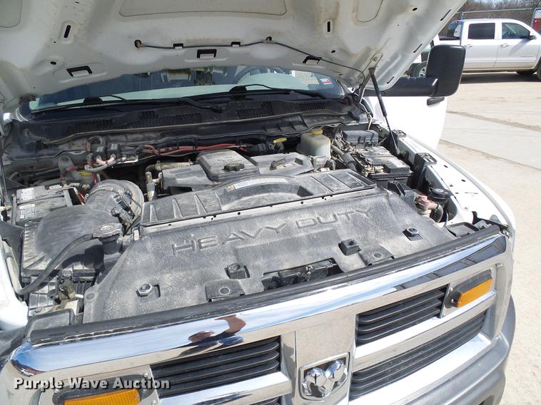 image for item DF7182 2011 Dodge Ram 5500 bucket truck