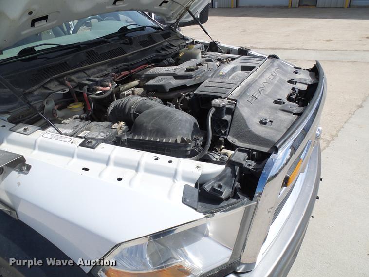 image for item DF7182 2011 Dodge Ram 5500 bucket truck