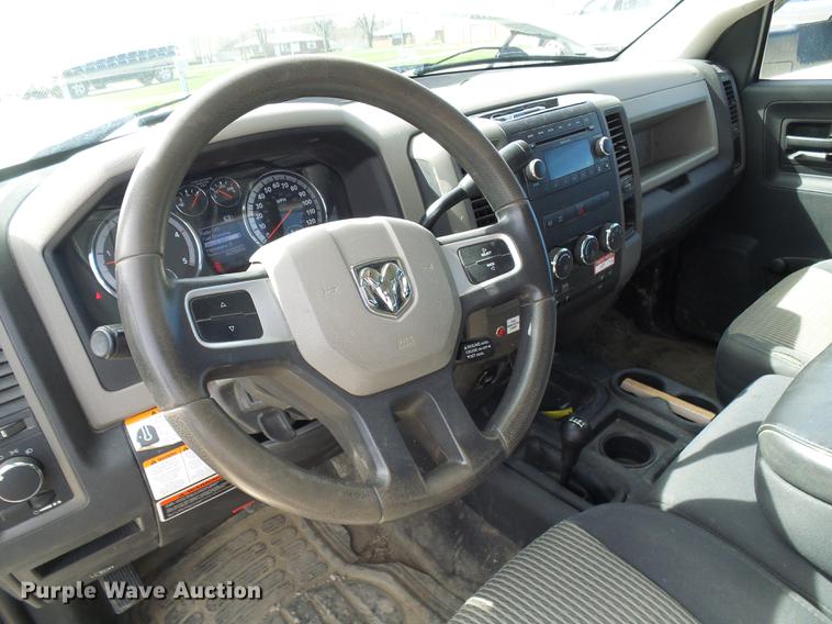 image for item DF7182 2011 Dodge Ram 5500 bucket truck