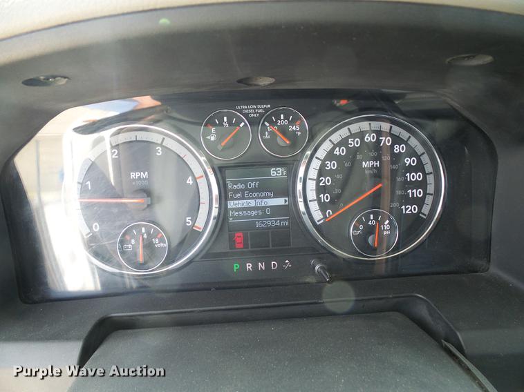 image for item DF7182 2011 Dodge Ram 5500 bucket truck