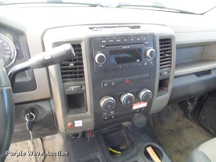 image for item DF7182 2011 Dodge Ram 5500 bucket truck