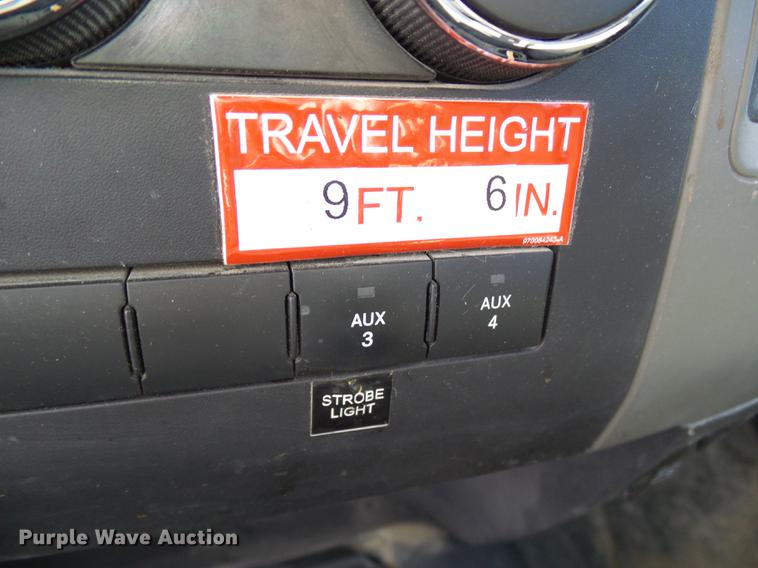 image for item DF7182 2011 Dodge Ram 5500 bucket truck