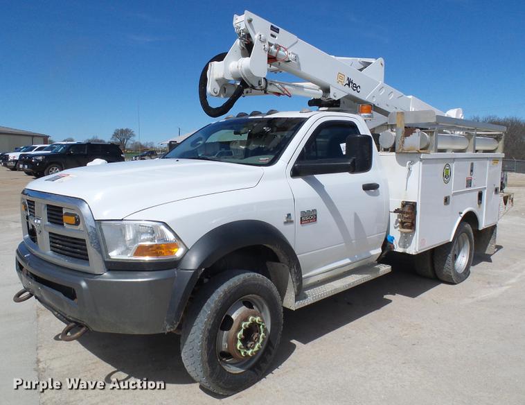 image for item DF7183 2011 Dodge Ram 5500 bucket truck