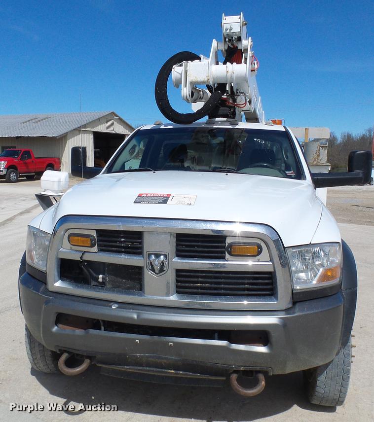 image for item DF7183 2011 Dodge Ram 5500 bucket truck