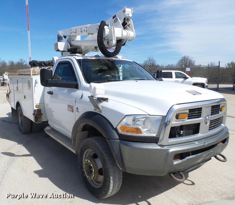 image for item DF7183 2011 Dodge Ram 5500 bucket truck