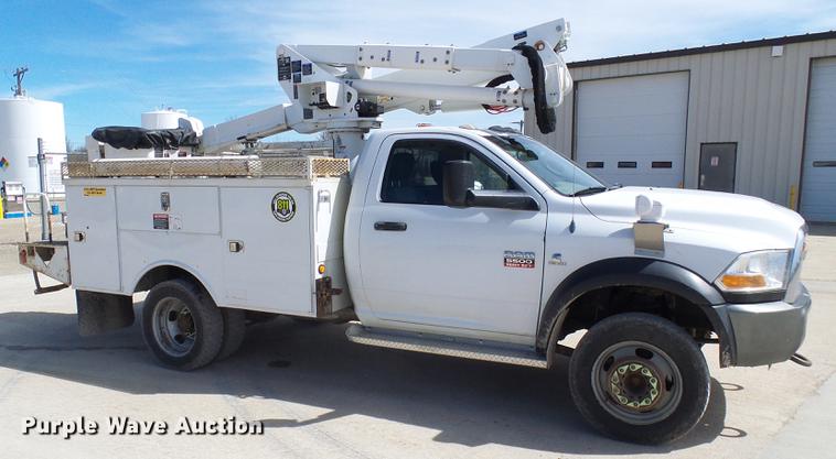 image for item DF7183 2011 Dodge Ram 5500 bucket truck