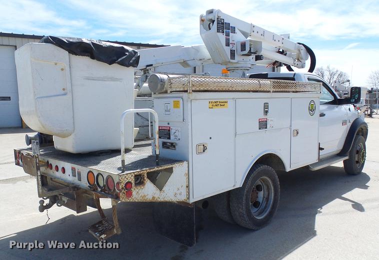 image for item DF7183 2011 Dodge Ram 5500 bucket truck