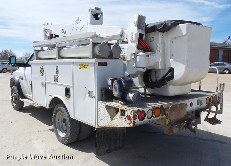 image for item DF7183 2011 Dodge Ram 5500 bucket truck