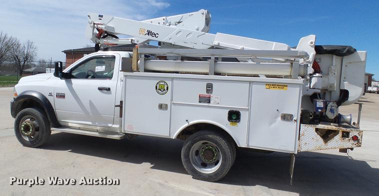 image for item DF7183 2011 Dodge Ram 5500 bucket truck