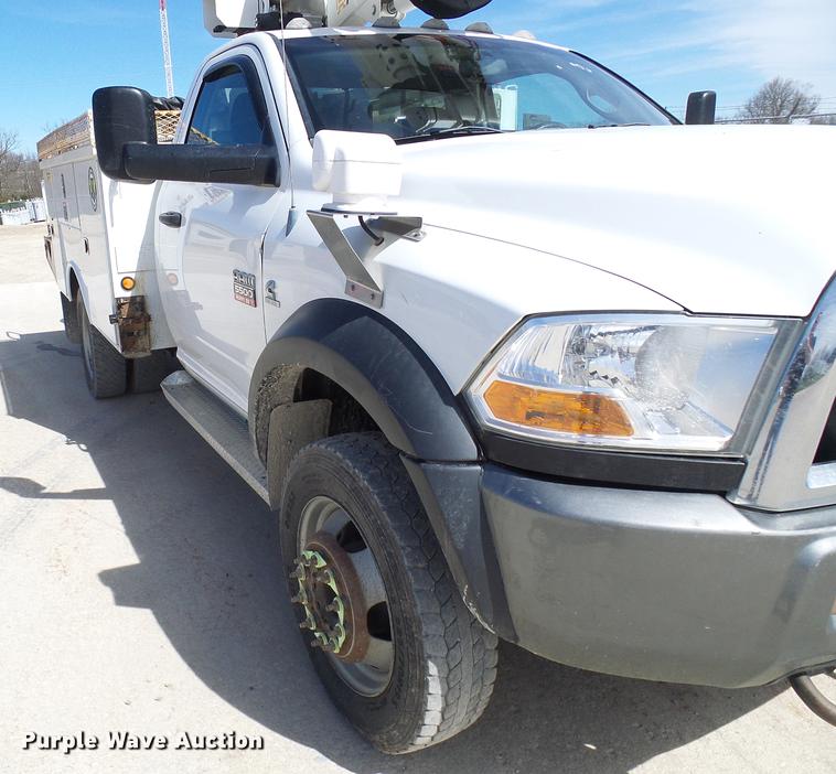 image for item DF7183 2011 Dodge Ram 5500 bucket truck