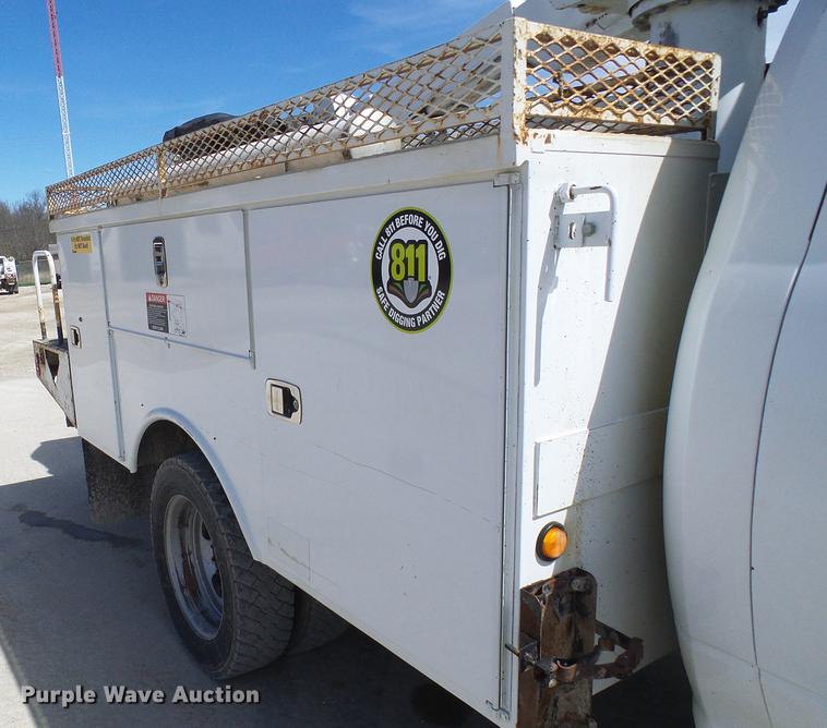image for item DF7183 2011 Dodge Ram 5500 bucket truck