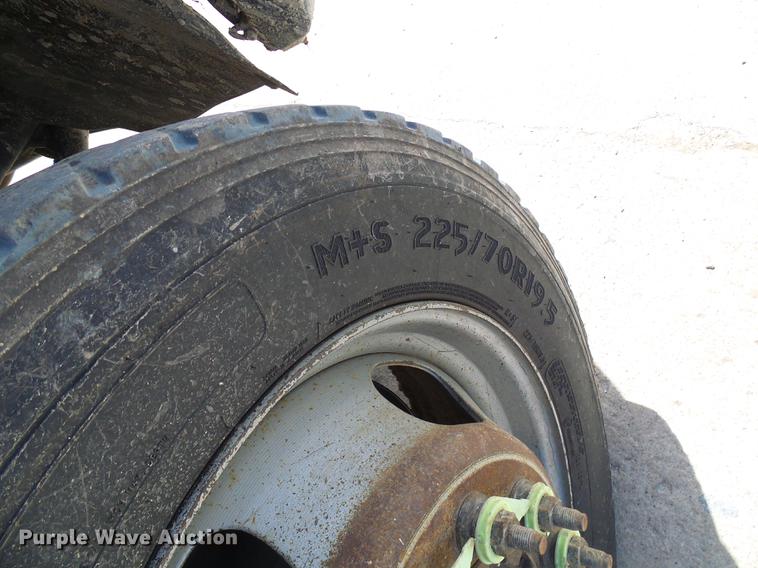 image for item DF7183 2011 Dodge Ram 5500 bucket truck