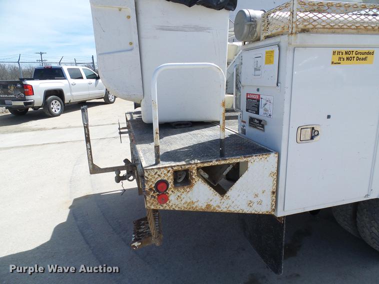 image for item DF7183 2011 Dodge Ram 5500 bucket truck
