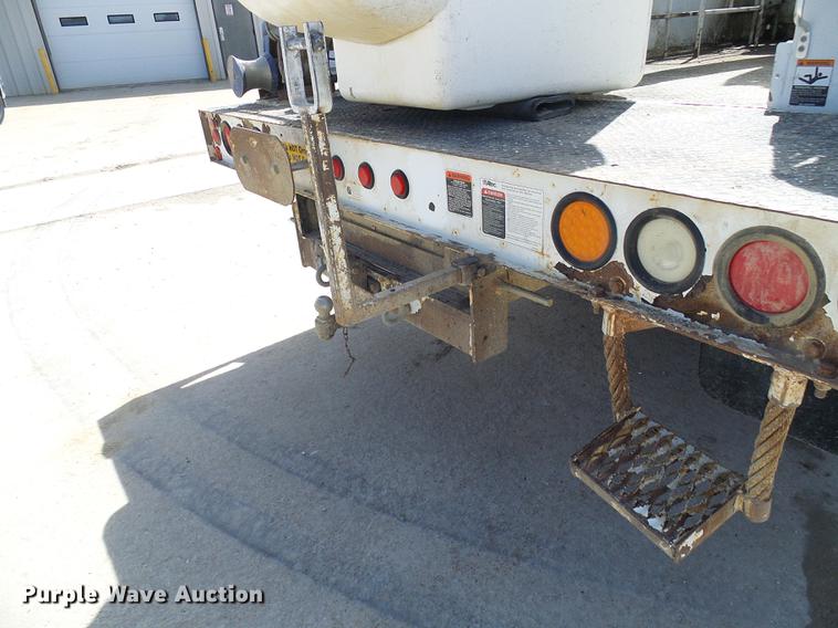 image for item DF7183 2011 Dodge Ram 5500 bucket truck