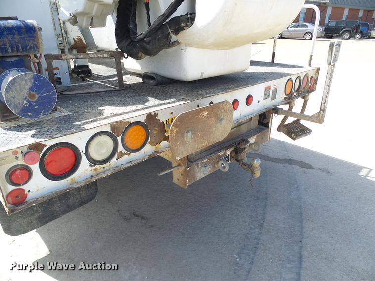 image for item DF7183 2011 Dodge Ram 5500 bucket truck