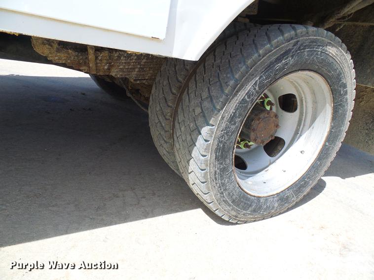 image for item DF7183 2011 Dodge Ram 5500 bucket truck