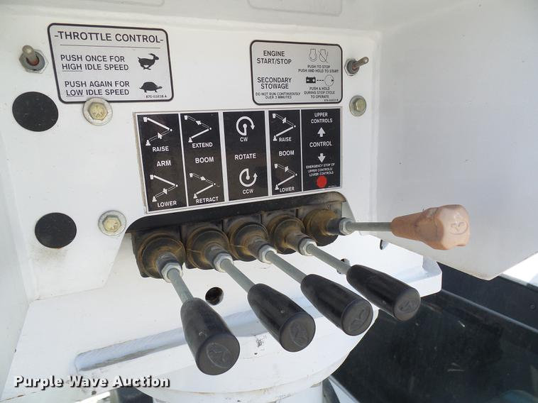 image for item DF7183 2011 Dodge Ram 5500 bucket truck