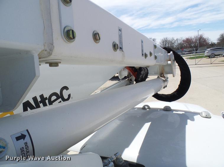 image for item DF7183 2011 Dodge Ram 5500 bucket truck