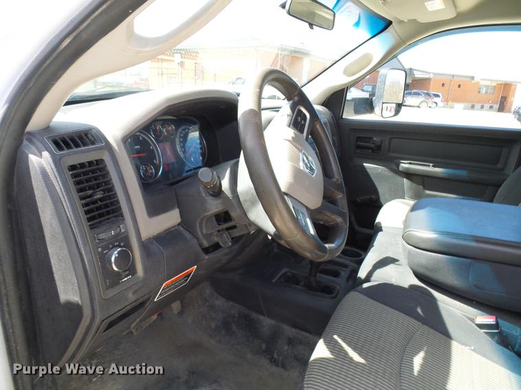 image for item DF7183 2011 Dodge Ram 5500 bucket truck