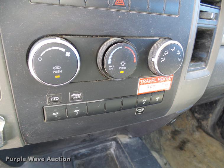 image for item DF7183 2011 Dodge Ram 5500 bucket truck