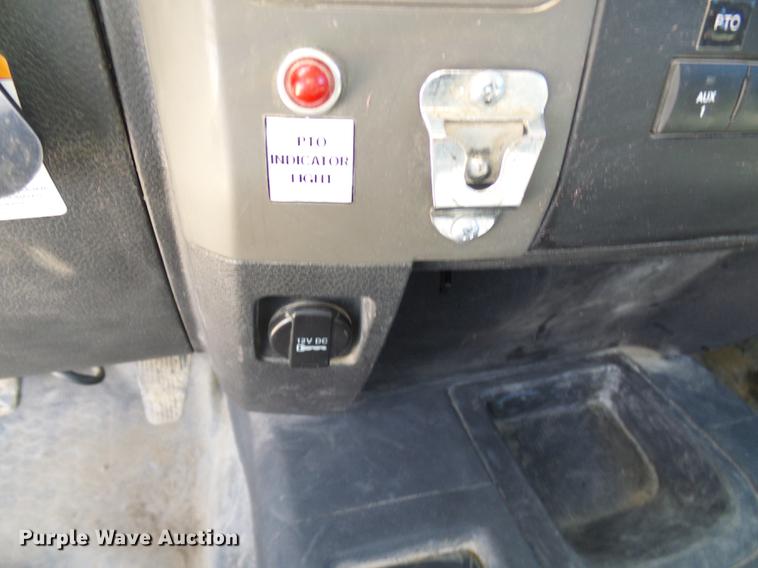 image for item DF7183 2011 Dodge Ram 5500 bucket truck