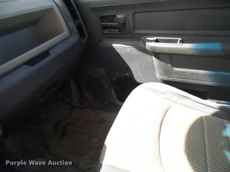 image for item DF7183 2011 Dodge Ram 5500 bucket truck