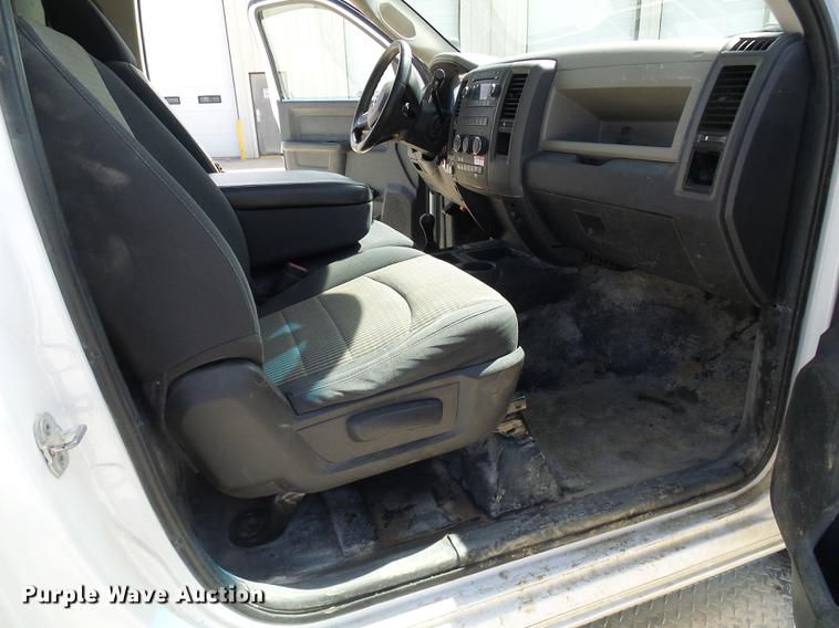 image for item DF7183 2011 Dodge Ram 5500 bucket truck