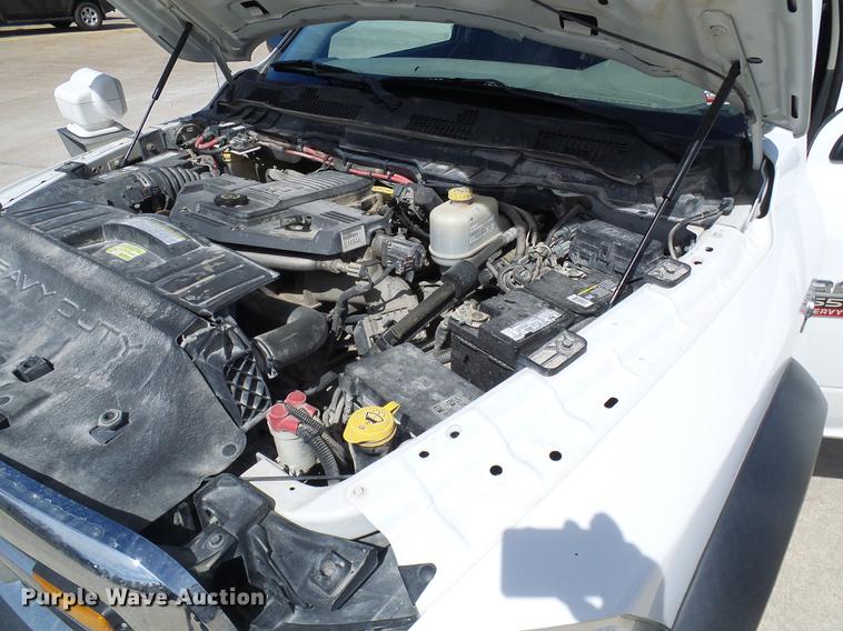 image for item DF7183 2011 Dodge Ram 5500 bucket truck