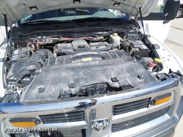 image for item DF7183 2011 Dodge Ram 5500 bucket truck