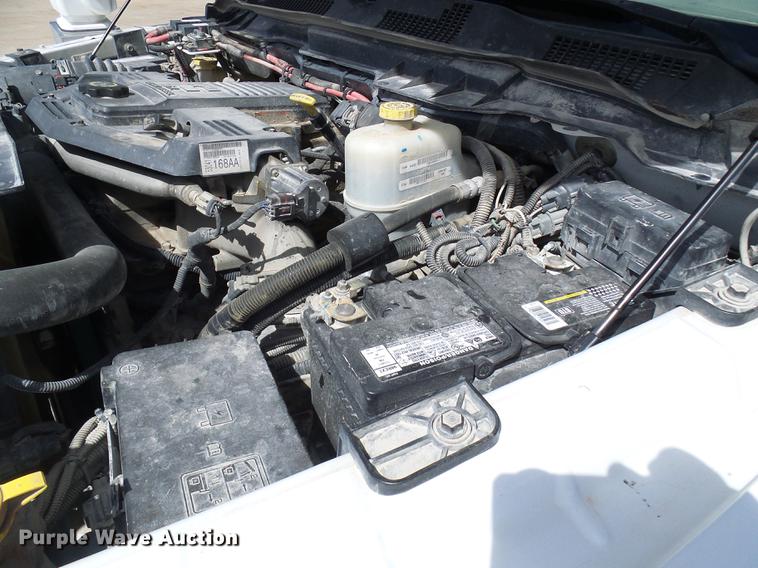 image for item DF7183 2011 Dodge Ram 5500 bucket truck