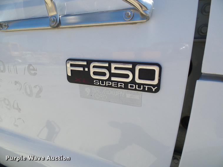 image for item DF7188 2005 Ford F650 Super Duty flatbed truck