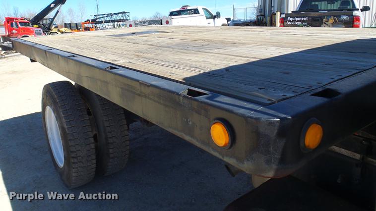 image for item DF7188 2005 Ford F650 Super Duty flatbed truck