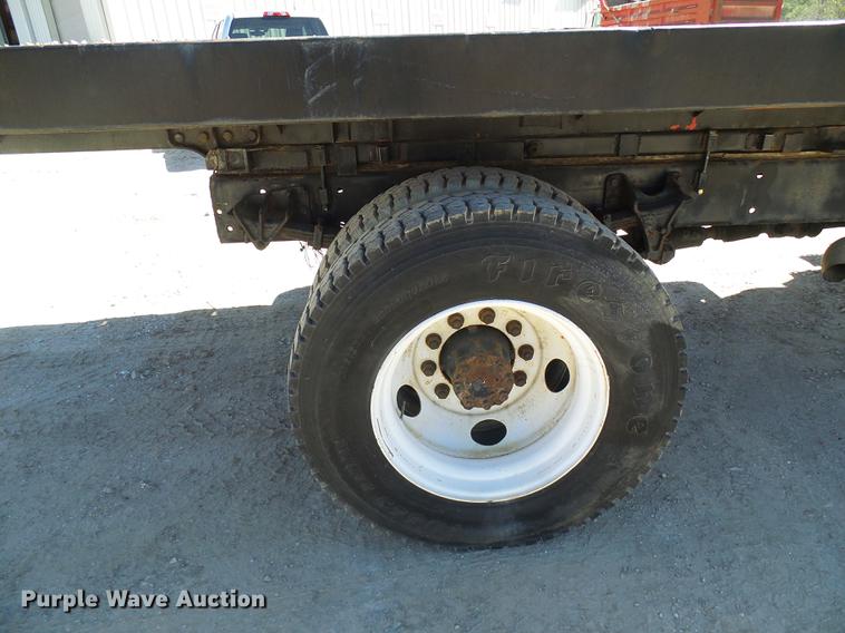 image for item DF7188 2005 Ford F650 Super Duty flatbed truck