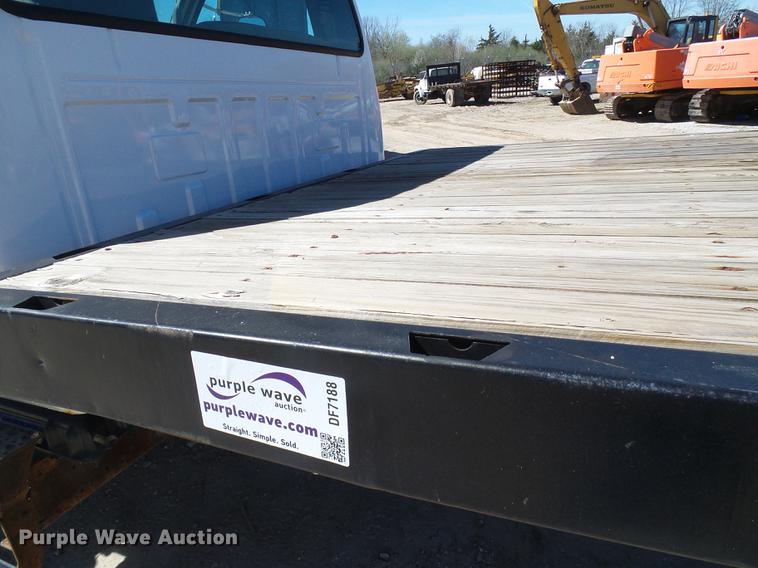image for item DF7188 2005 Ford F650 Super Duty flatbed truck