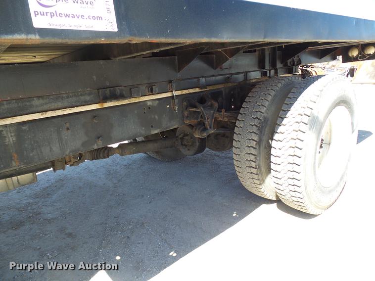 image for item DF7188 2005 Ford F650 Super Duty flatbed truck