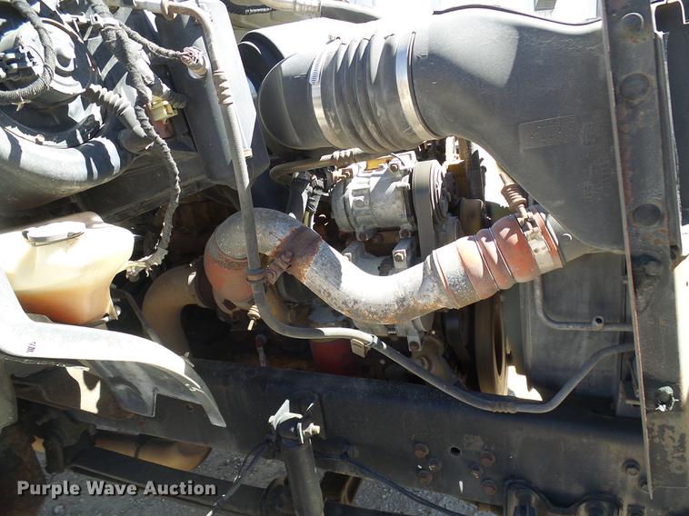 image for item DF7188 2005 Ford F650 Super Duty flatbed truck